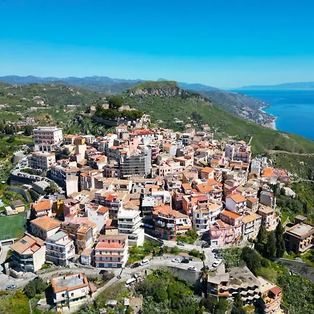 Borgo Medievale 3* Castelmola