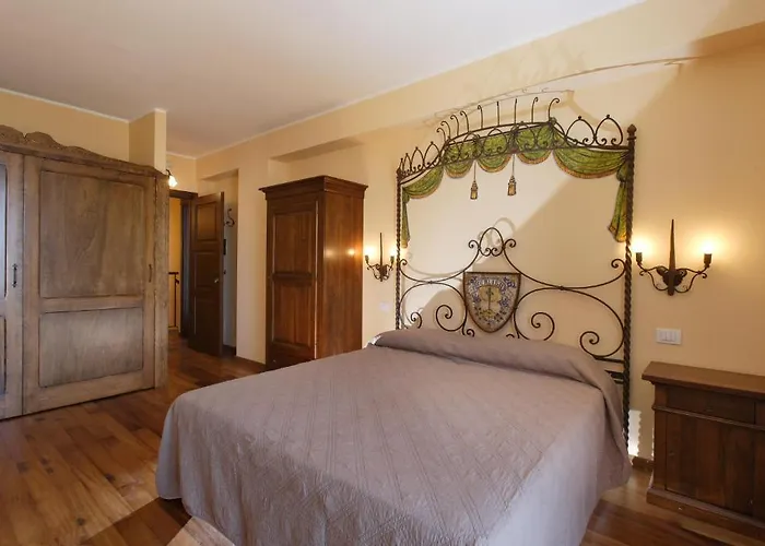 Borgo Medievale 3* קסטלמולה